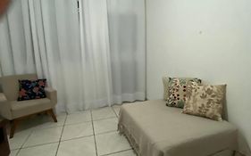Apartamento inteiro 02 quartos, no térreo - hospeda confortavelmente até 6 pessoas - Ipatinga -MG